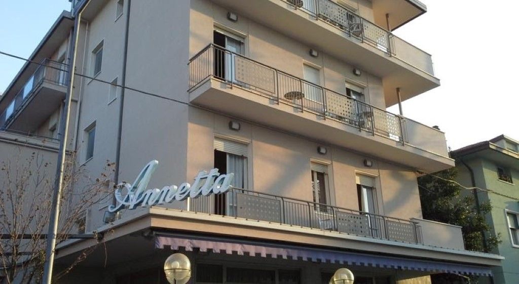 Annetta Hotel 3*